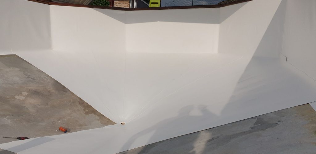 Finition Soudure PVC Blanc Soudure à chaud invisible sur membrane PVC armée de couleur